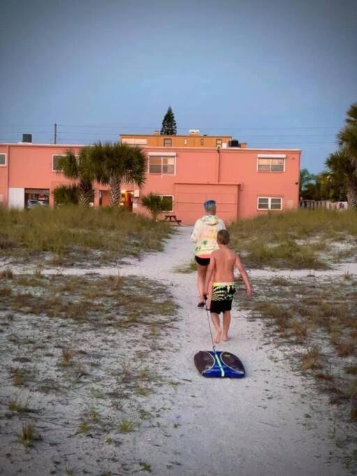 Beachfront Condo On Quiet Treasure Island- 1 Bed St. Pete Beach Exterior foto