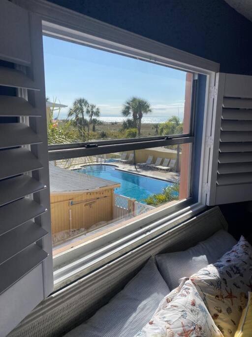 Beachfront Condo On Quiet Treasure Island- 1 Bed St. Pete Beach Exterior foto