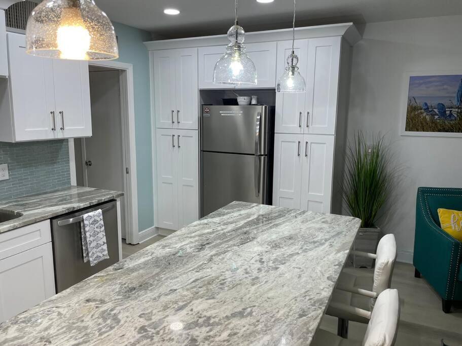 Beachfront Condo On Quiet Treasure Island- 1 Bed St. Pete Beach Exterior foto