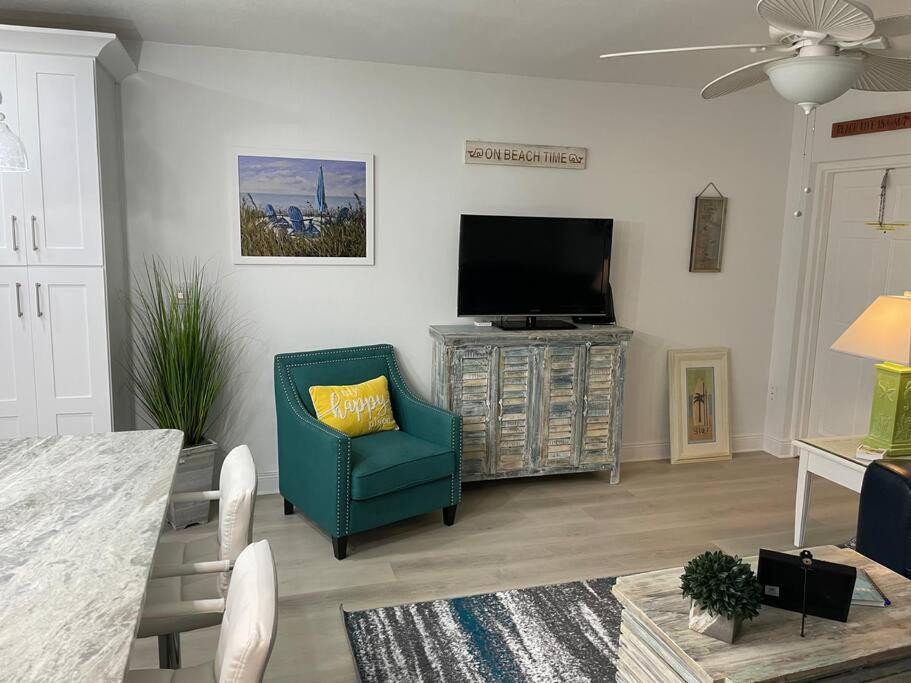 Beachfront Condo On Quiet Treasure Island- 1 Bed St. Pete Beach Exterior foto