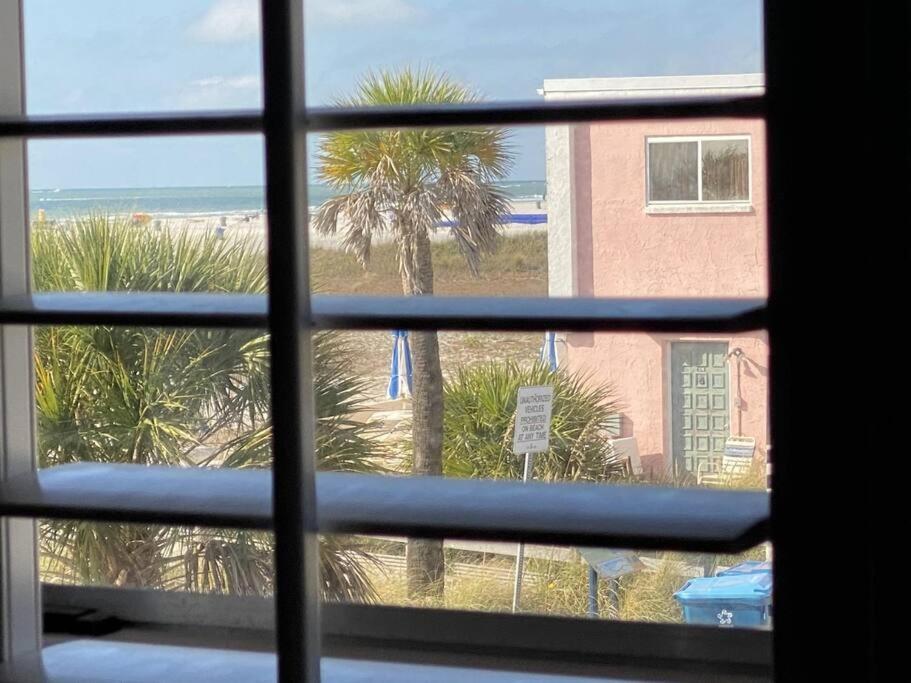 Beachfront Condo On Quiet Treasure Island- 1 Bed St. Pete Beach Exterior foto