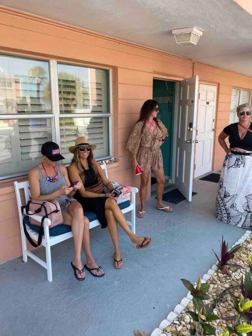 Beachfront Condo On Quiet Treasure Island- 1 Bed St. Pete Beach Exterior foto