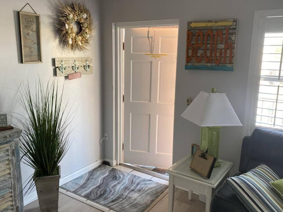 Beachfront Condo On Quiet Treasure Island- 1 Bed St. Pete Beach Exterior foto